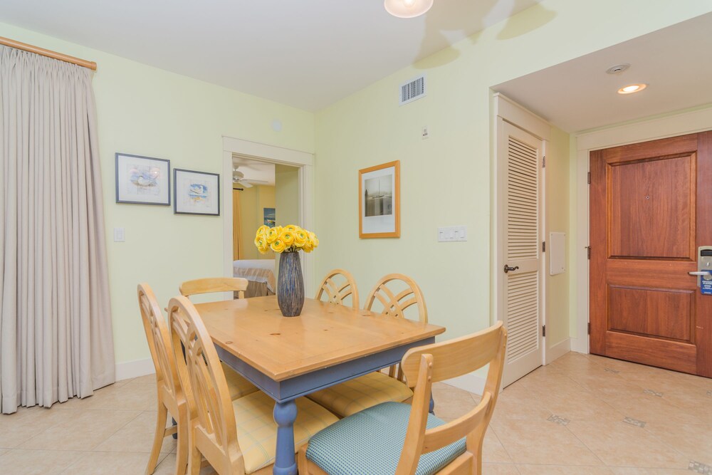 Village Two Bedroom - In-Room Dining