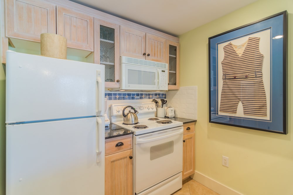 Village Two Bedroom - In-Room Kitchen