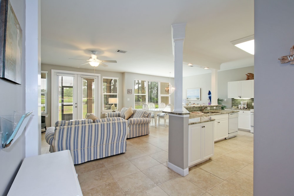 Lakeside Three Bedroom - Guestroom