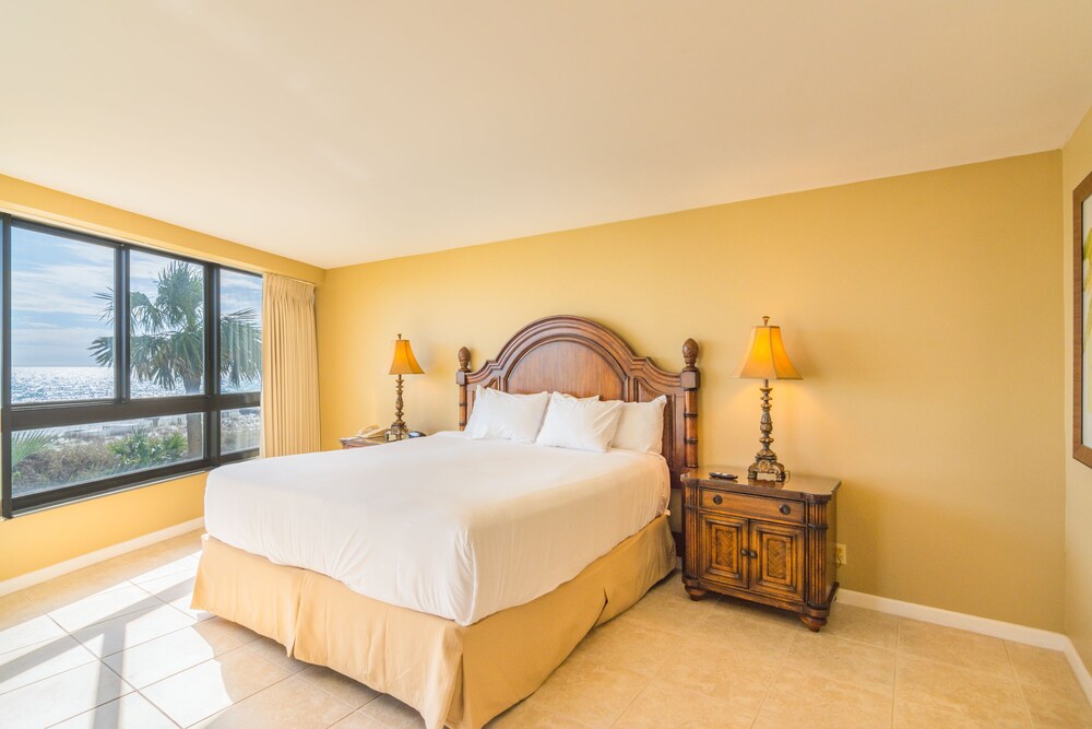 Beachside Towers Two Bedroom - Guestroom
