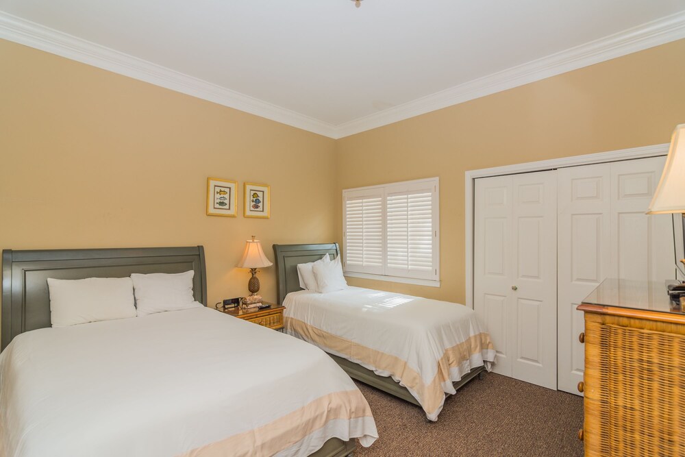 Southside Three Bedroom - Guestroom
