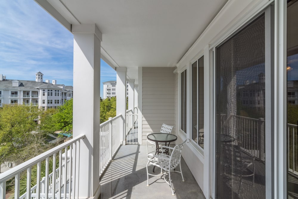 Grand Complex One Bedroom - Balcony