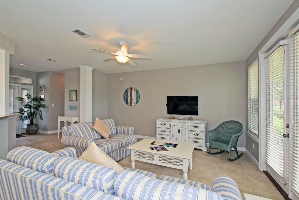 Lakeside Three Bedroom - Living Area
