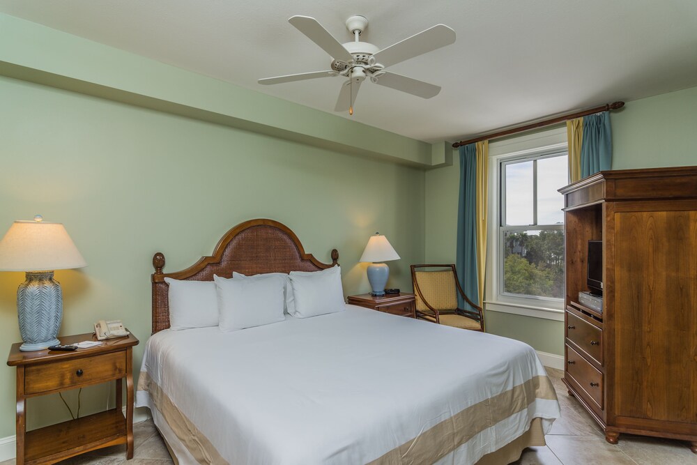 Grand Complex One Bedroom - Guestroom