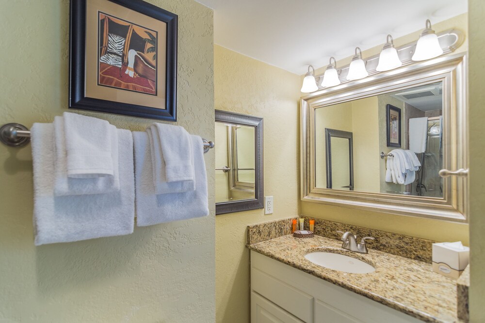 Beachside Towers One Bedroom - Bathroom