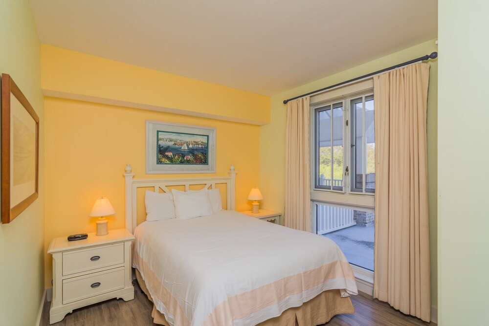 Village Two Bedroom - Guestroom