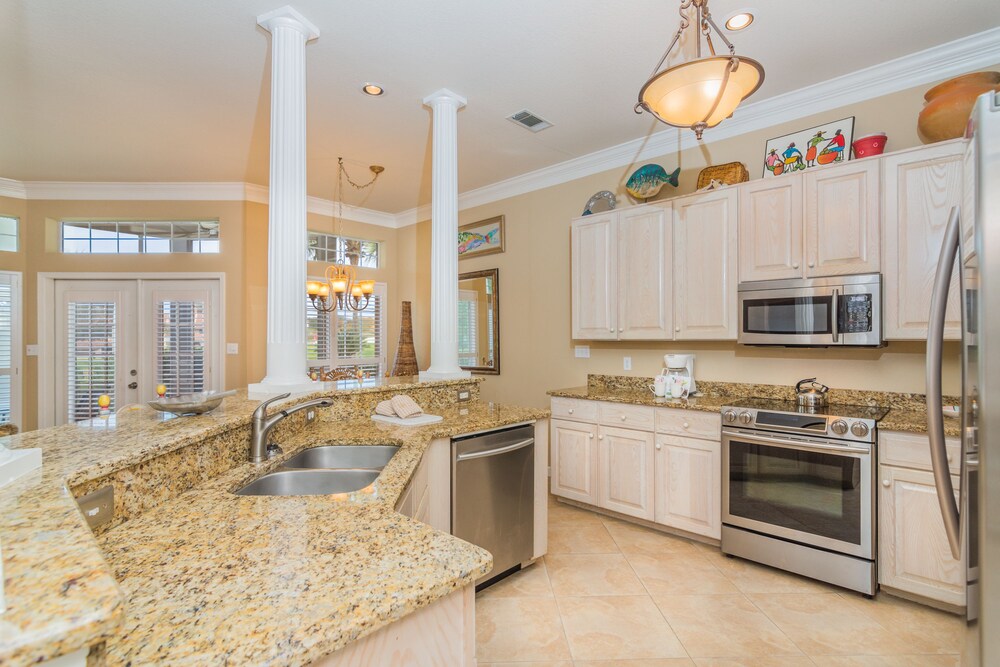 Southside Three Bedroom - In-Room Kitchen
