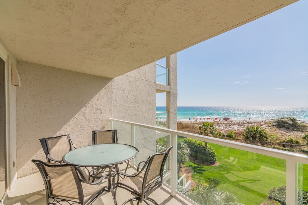 Beachside Towers Studio - Balcony
