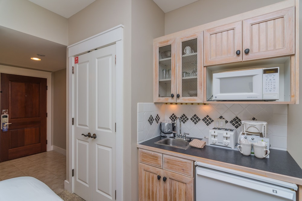 Village Studio - In-Room Kitchenette