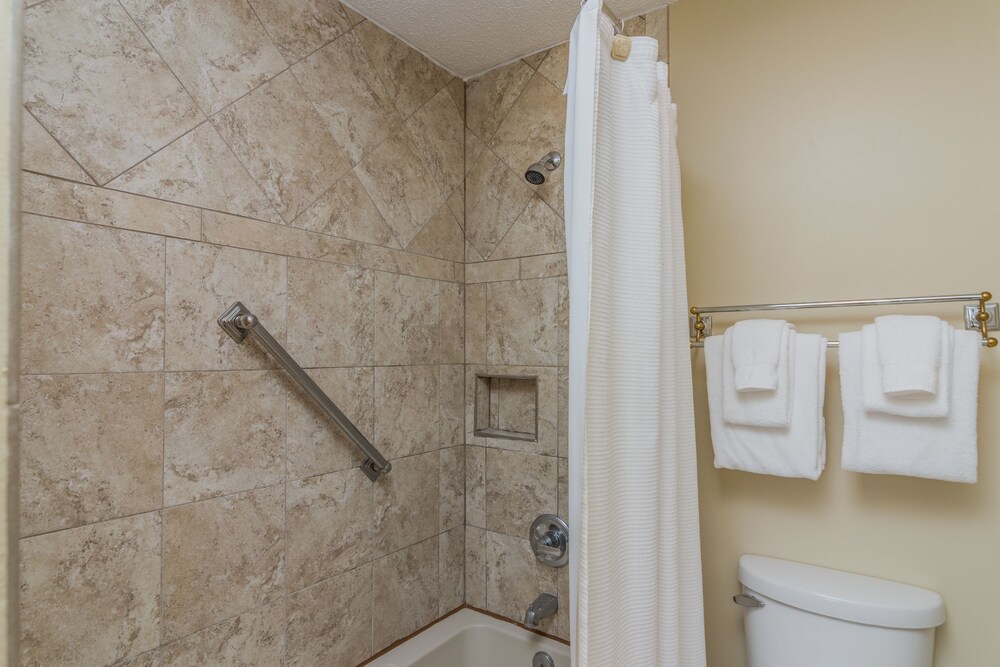 Beachwalk Two Bedroom - Bathroom Shower