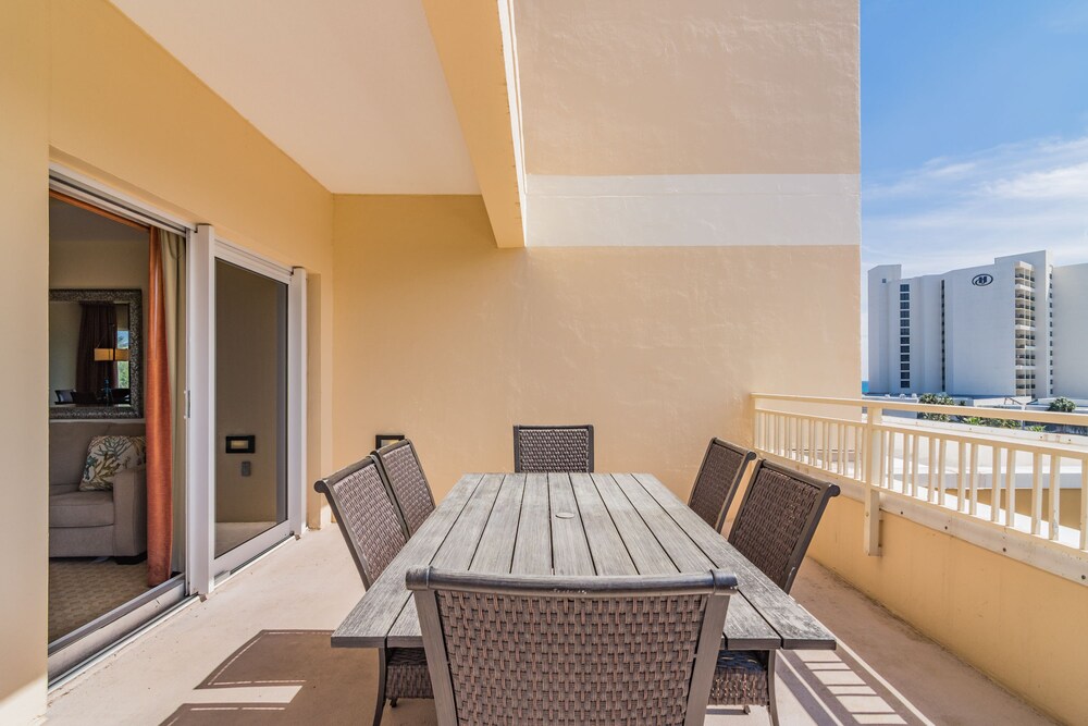 Luau One Bedroom - Balcony