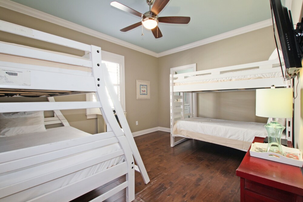Villa, 4 Bedrooms - Guestroom