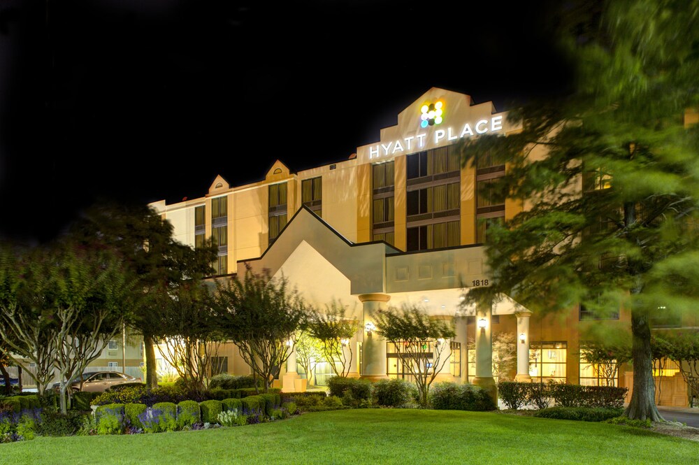 Hotel Front - Evening/Night