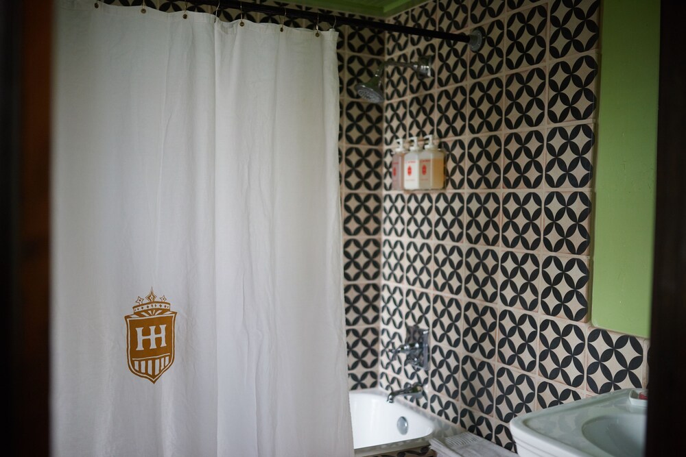 Bathroom, Hotel Havana