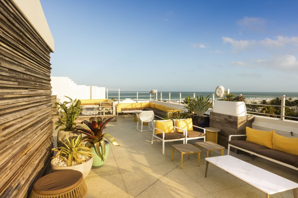 Terrace/patio, Clevelander Hotel – Adults Only