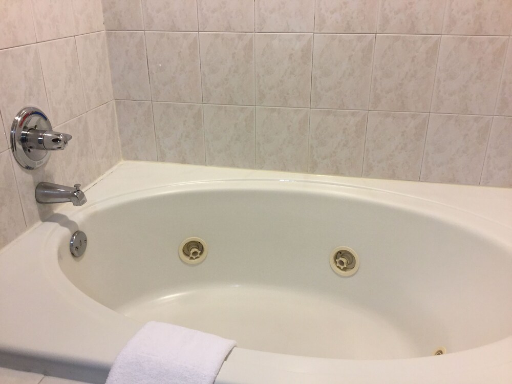 Jetted Tub