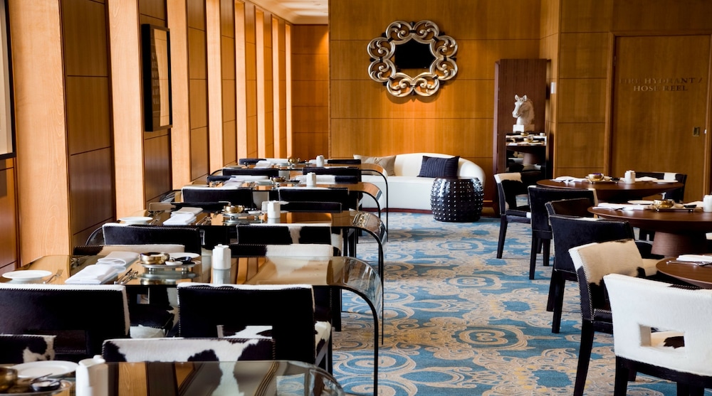 Executive Lounge
