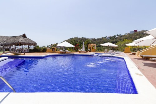 Hotel Plaza Tucanes