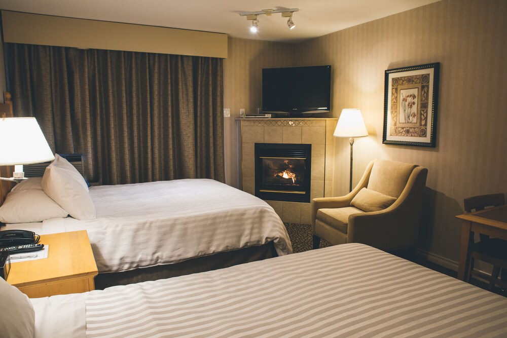 Deluxe Studio Suite (Room Selected at Check-In) - Guestroom
