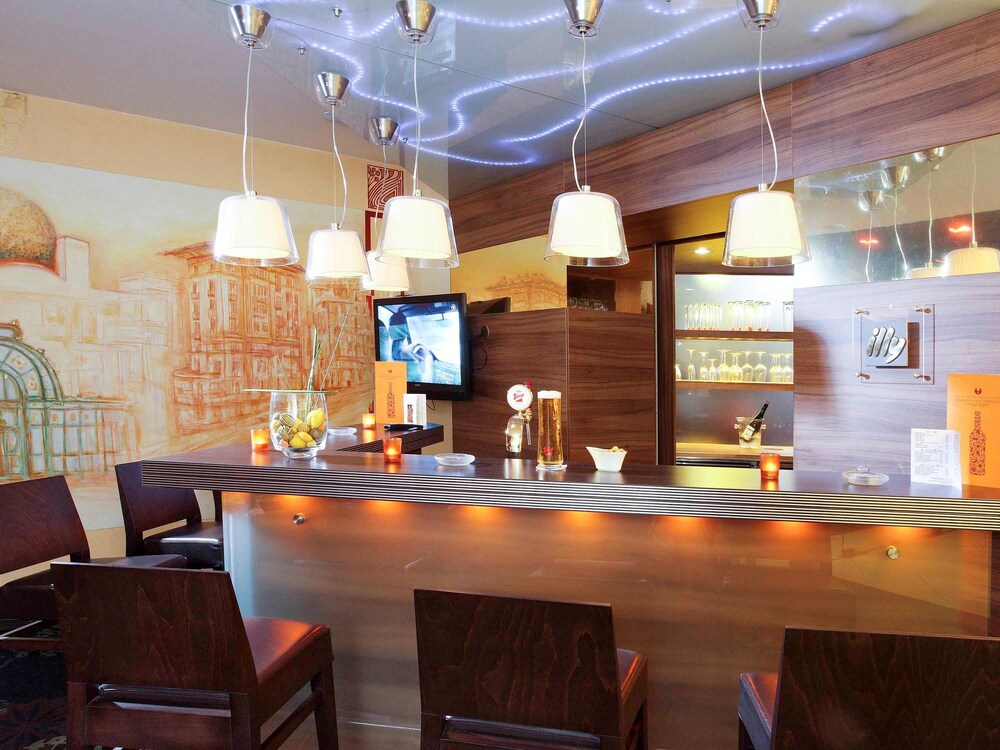 Hotel Bar