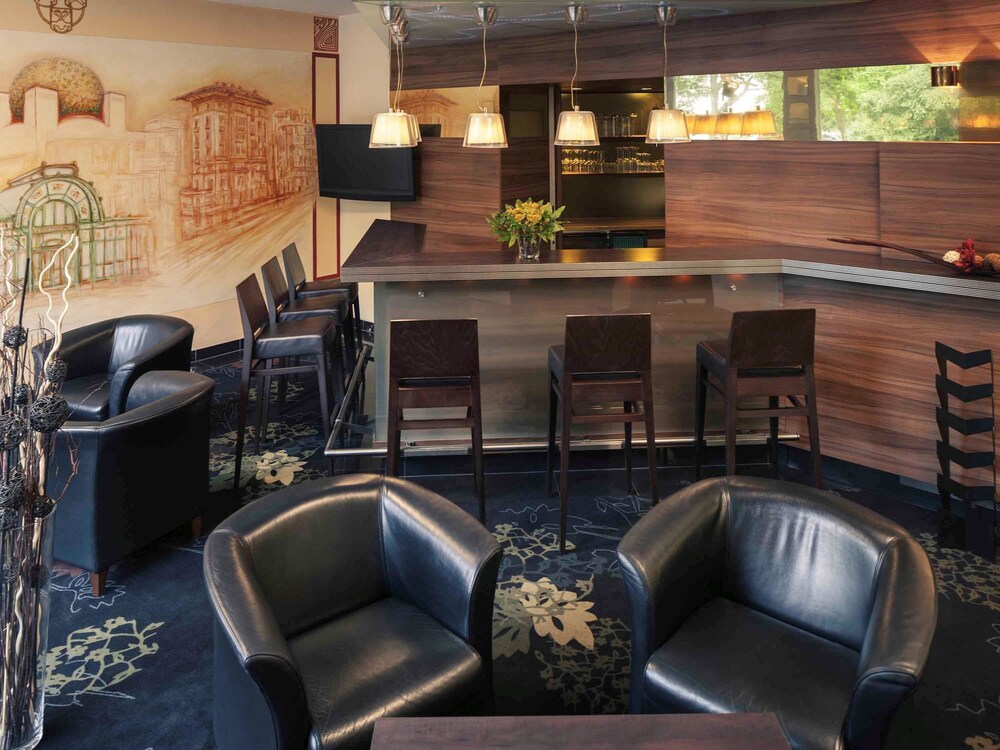 Hotel Bar