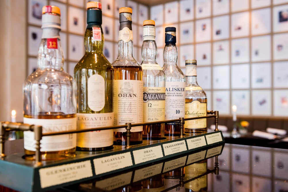 Hotel Bar