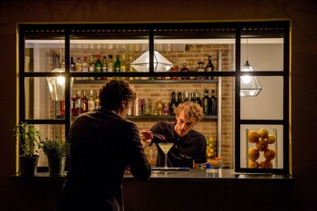 Hotel Bar