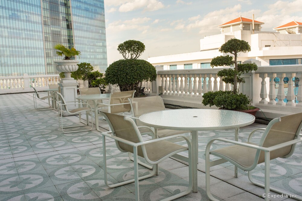 Hotel Lounge