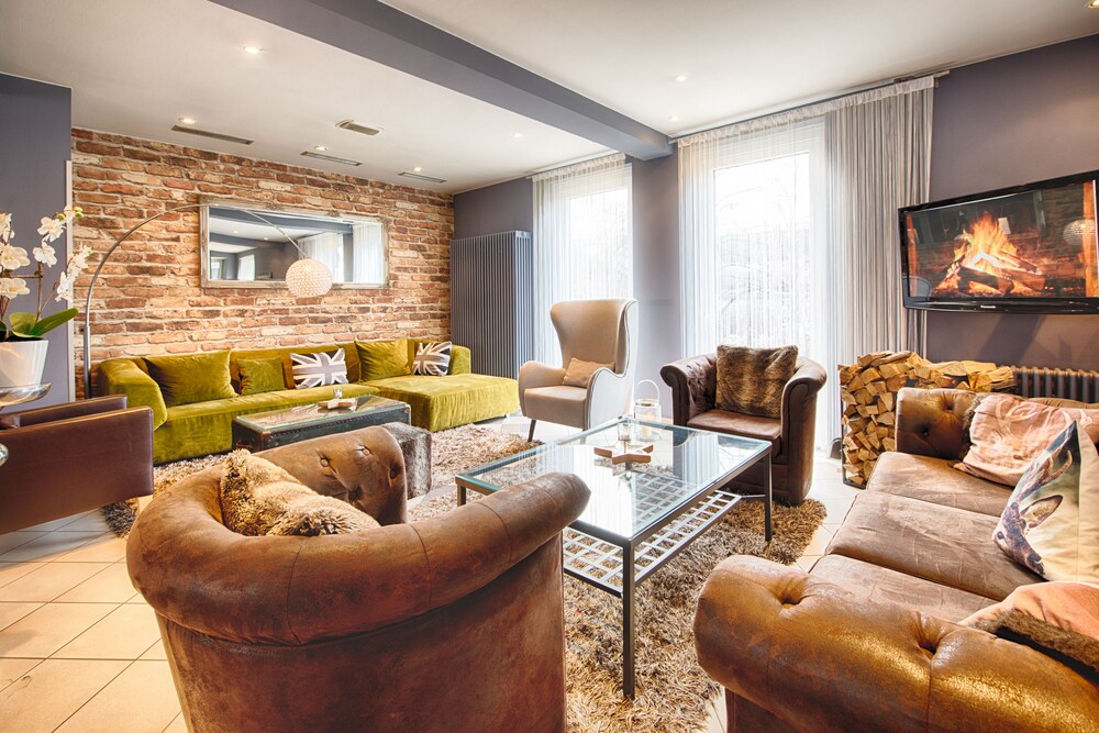 Hotel Bar