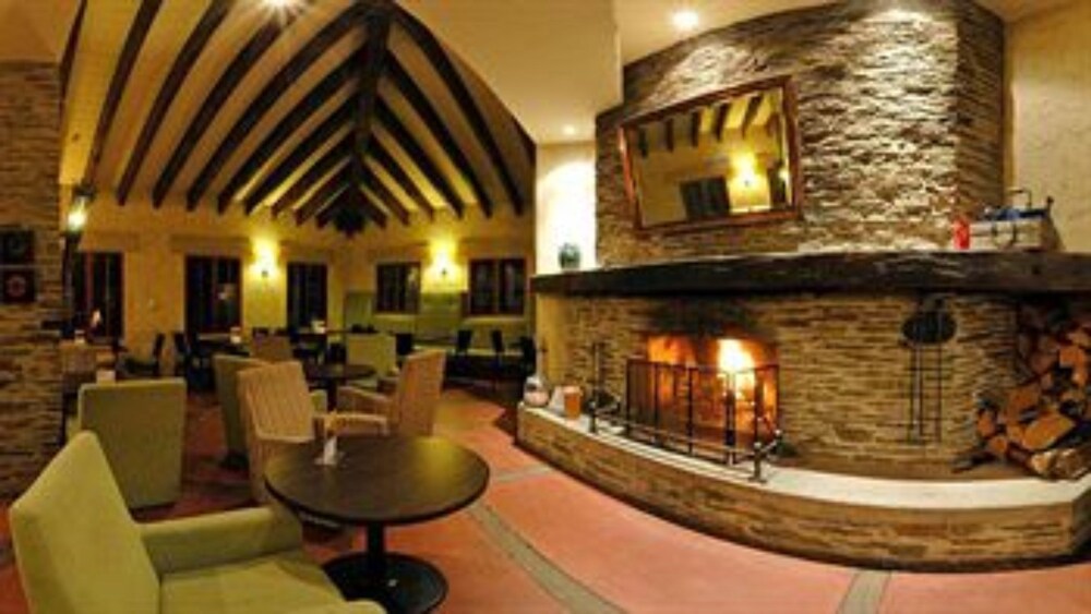 Hotel Bar