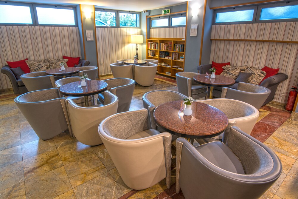 Hotel Bar