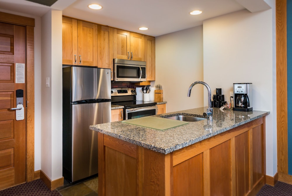 Suite, 2 Bedrooms - In-Room Kitchen
