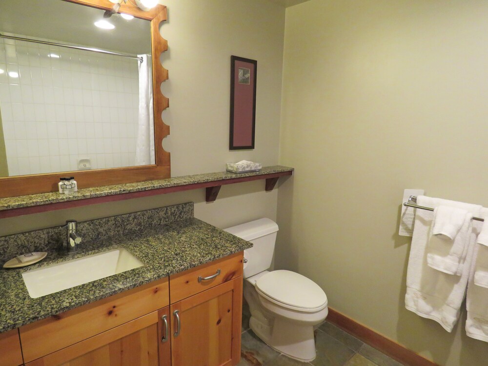 Suite, 1 Bedroom - Bathroom