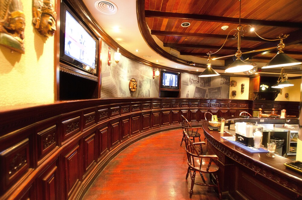 Hotel Bar