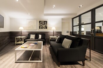 Executive Lounge