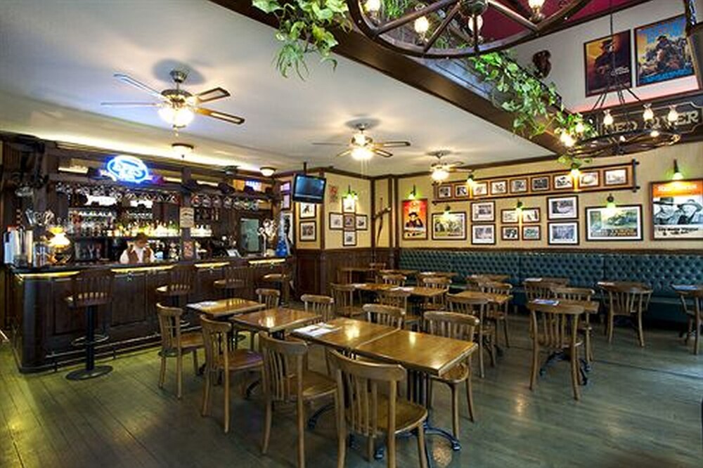 Hotel Bar
