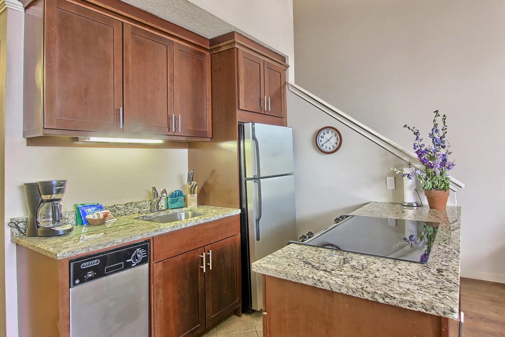 Signature Suite, 2 Bedrooms - In-Room Kitchen