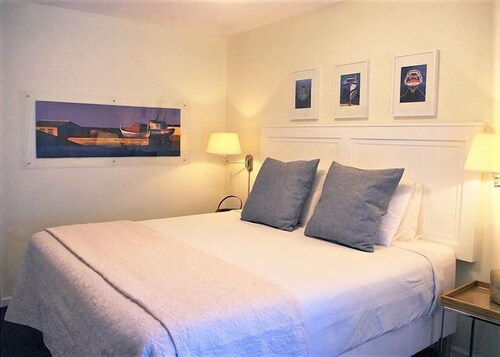 Luxury Suite, 2 Bedrooms - Guestroom