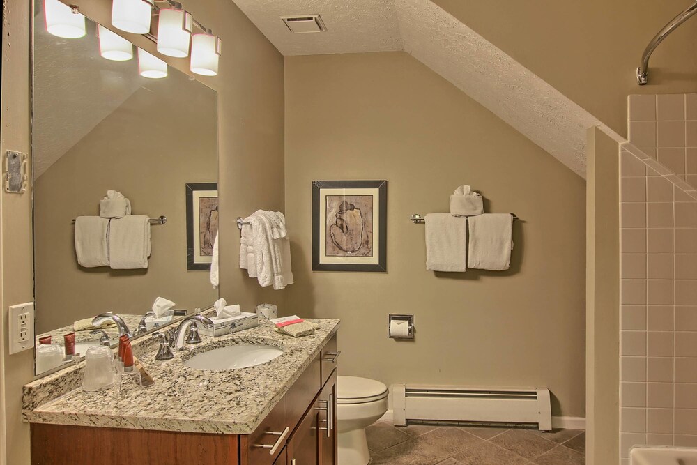 Signature Suite, 2 Bedrooms - Guestroom