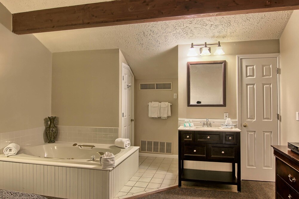 Family Suite, 2 Bedrooms - Bathroom