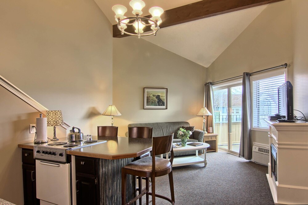 Family Suite, 2 Bedrooms - Living Area