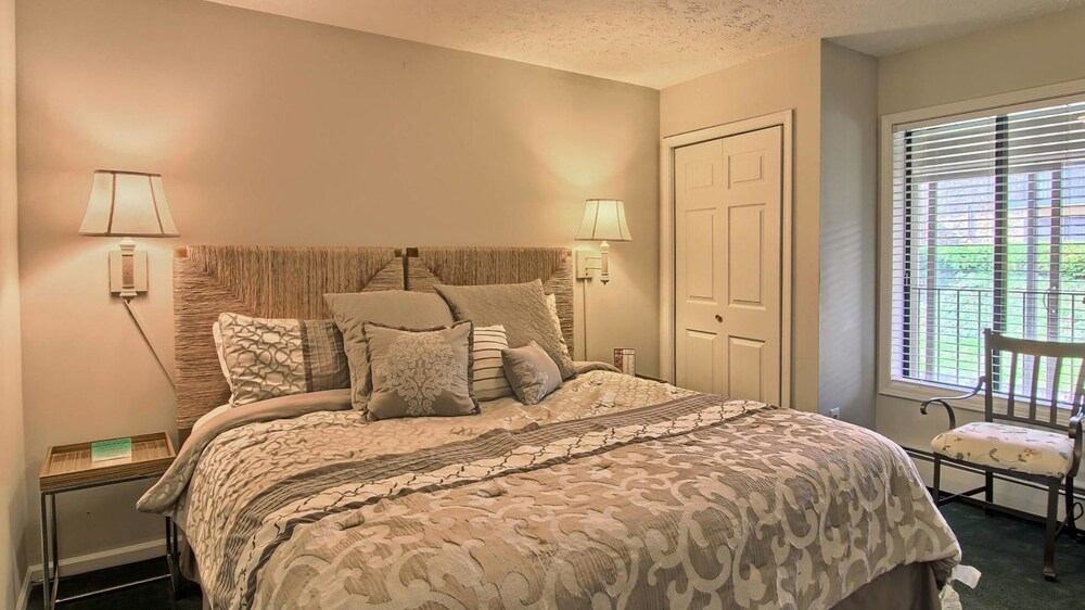 Signature Suite, 2 Bedrooms - Guestroom