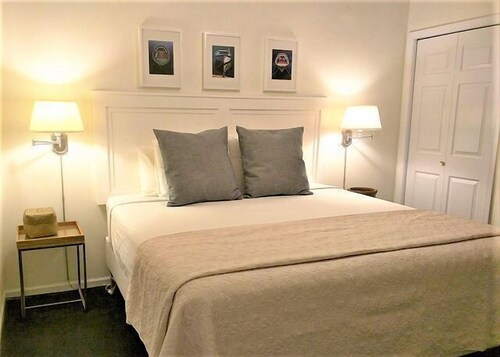 Luxury Suite, 2 Bedrooms - Guestroom