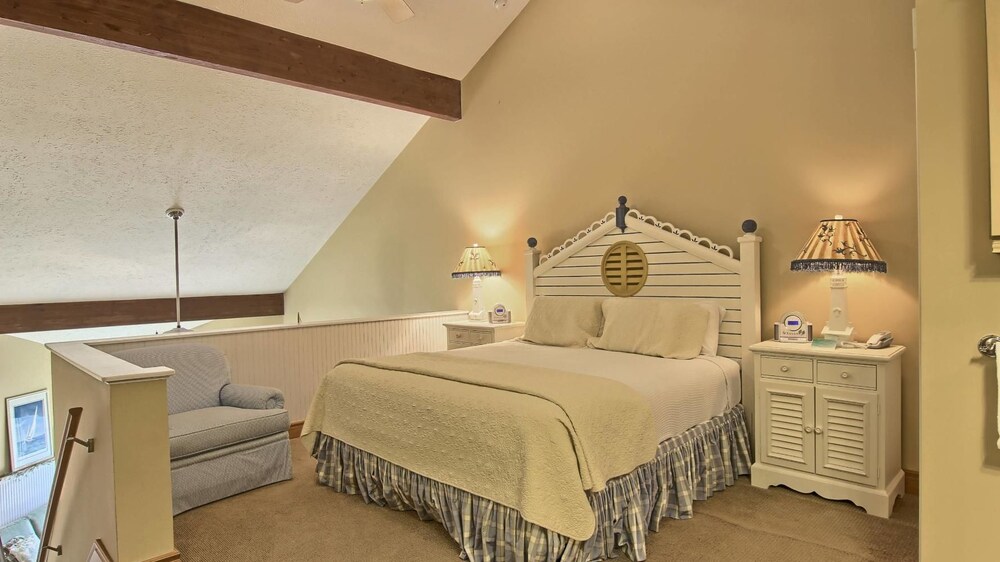 Grand Condo, 2 Bedrooms - Guestroom