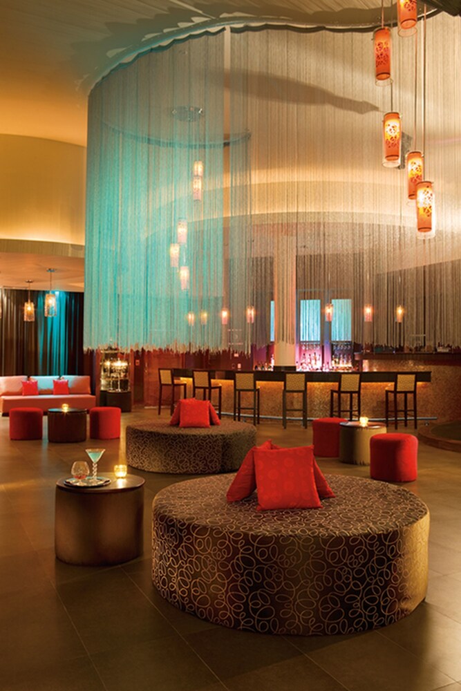 Hotel Lounge