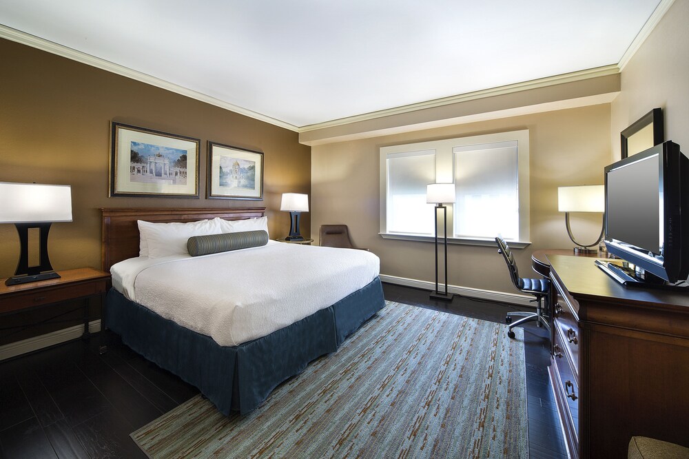 Room, The Whitehall Houston