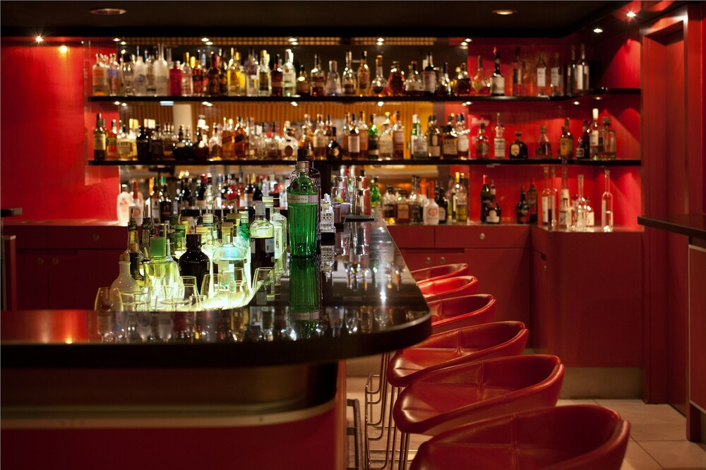 Hotel Bar