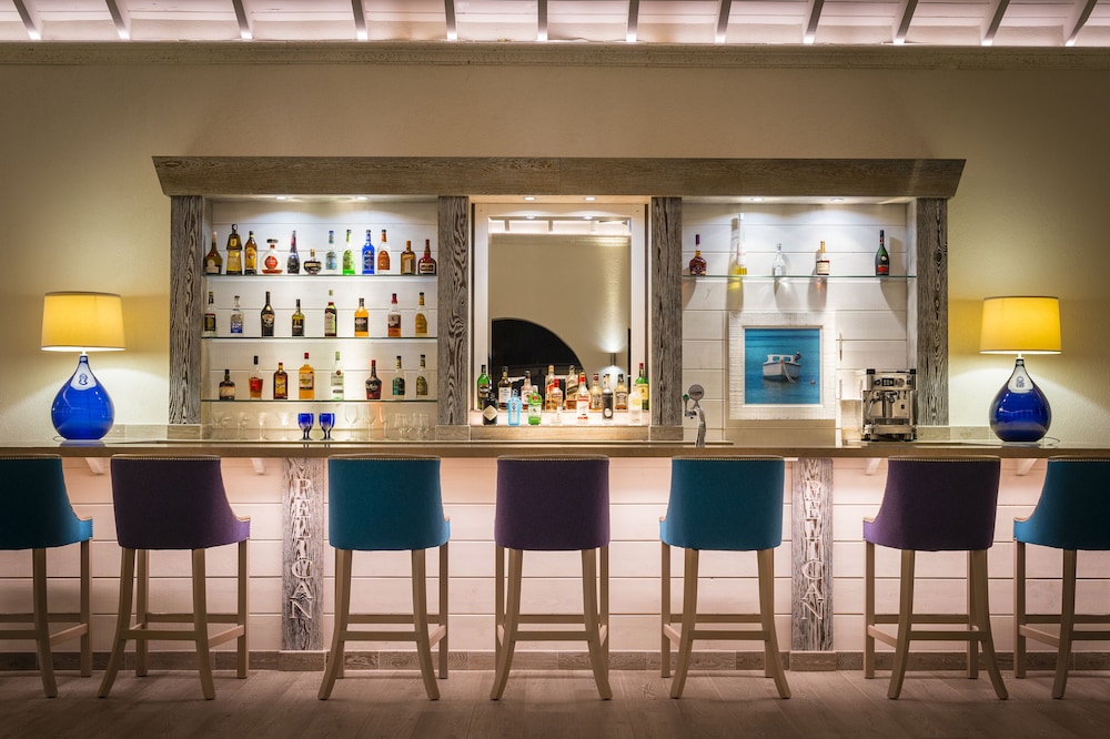 Hotel Bar