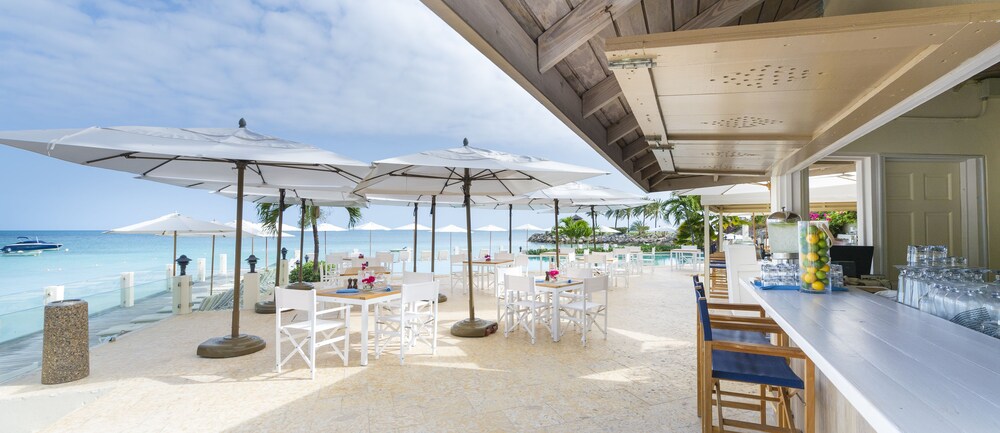 Poolside Bar