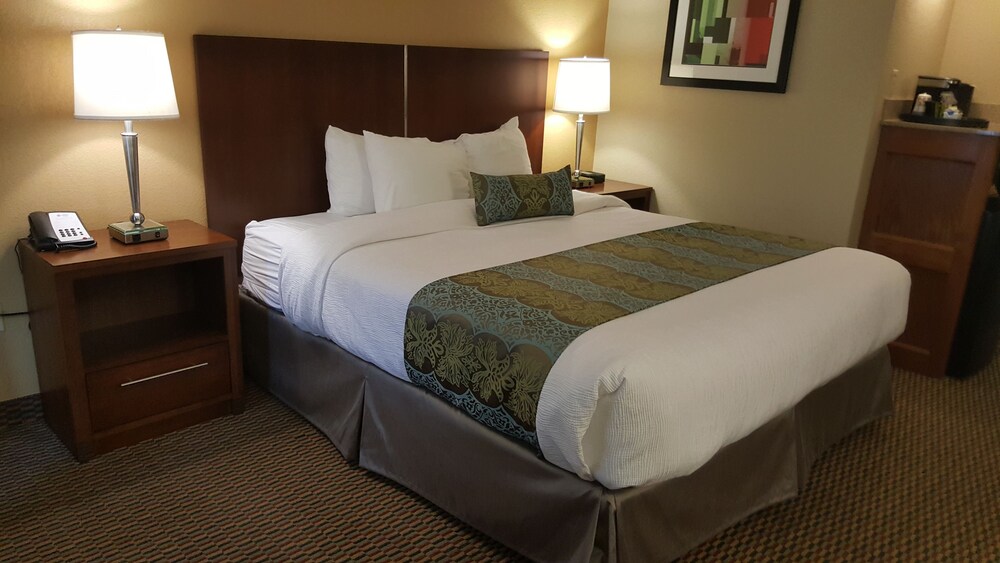 Room, Best Western Plus Airport Inn & Suites